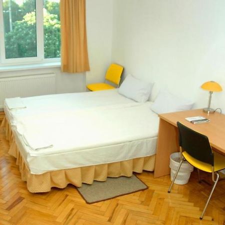 Yellow House Hostel Lviv Bilik gambar